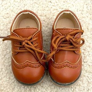 SUPER CUTE Brown Oxfords, size 6C/Toddler, like NEW